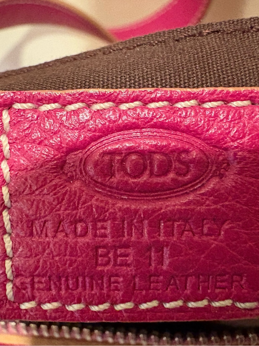 TOD'S Fuchsia Pebbled Leather purse with dustbag preowned - Picture 10 of 11